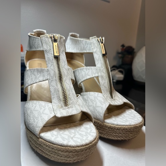 Michael Michael Kors Logo Platform Wedge, bright white Sandals. - Picture 3 of 11